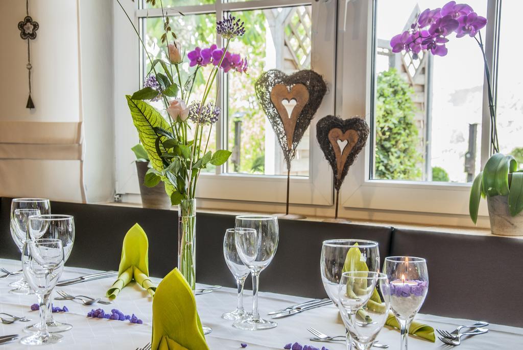 Hotel-Restaurant Bauer-Keller Грединг Екстериор снимка