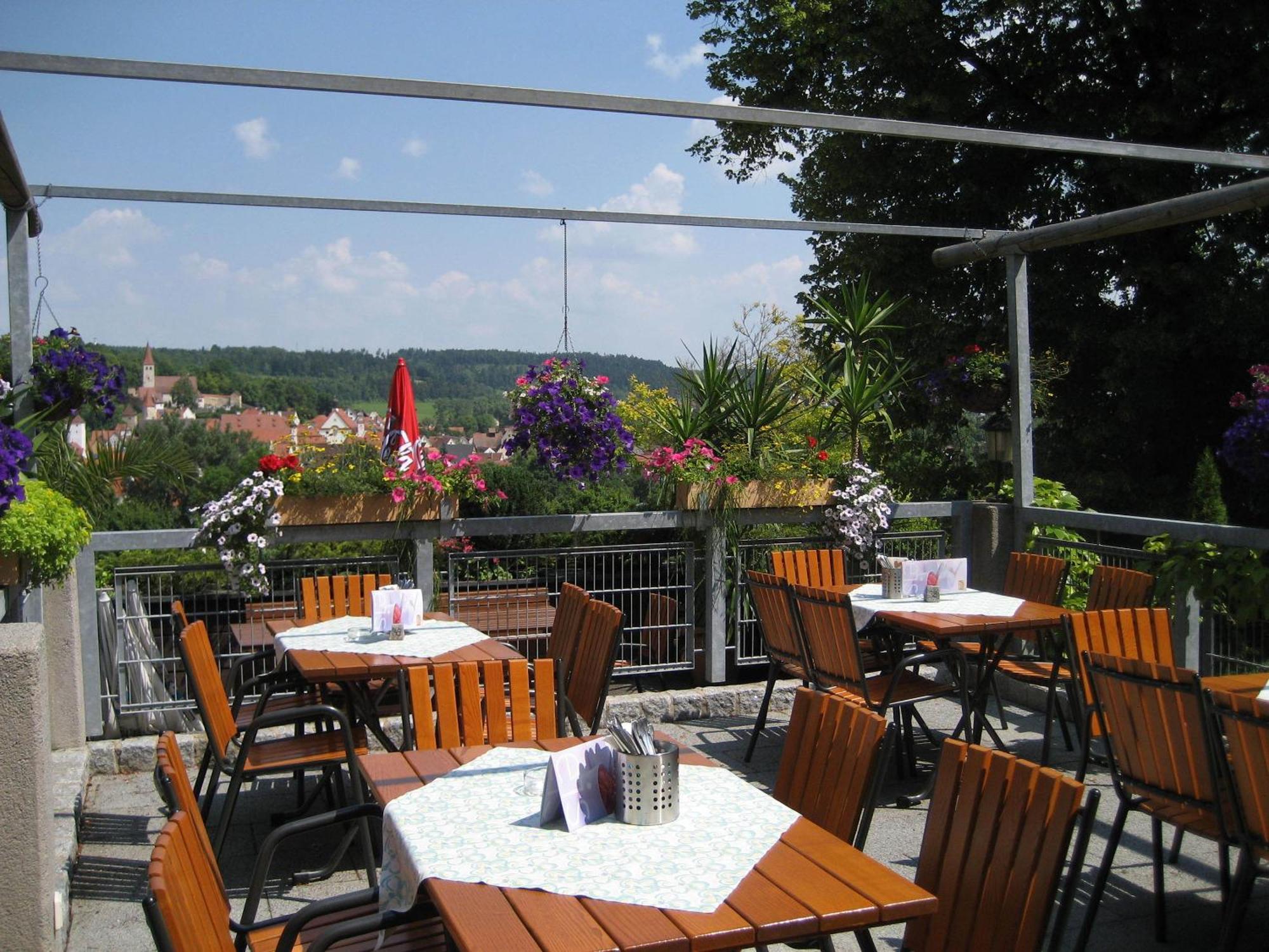 Hotel-Restaurant Bauer-Keller Грединг Екстериор снимка