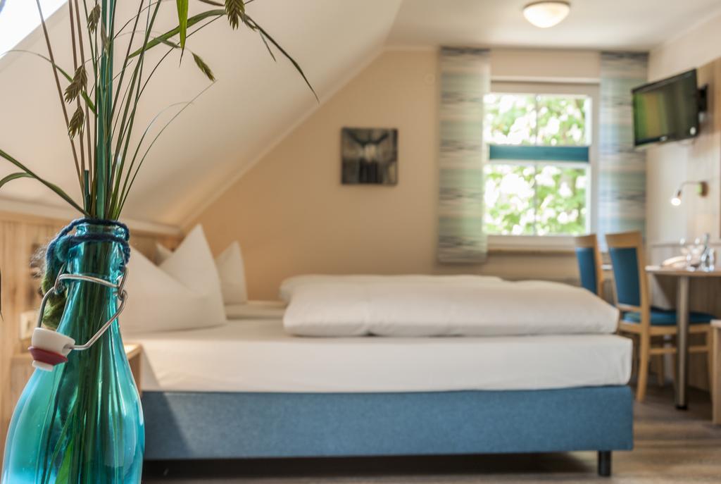Hotel-Restaurant Bauer-Keller Грединг Екстериор снимка