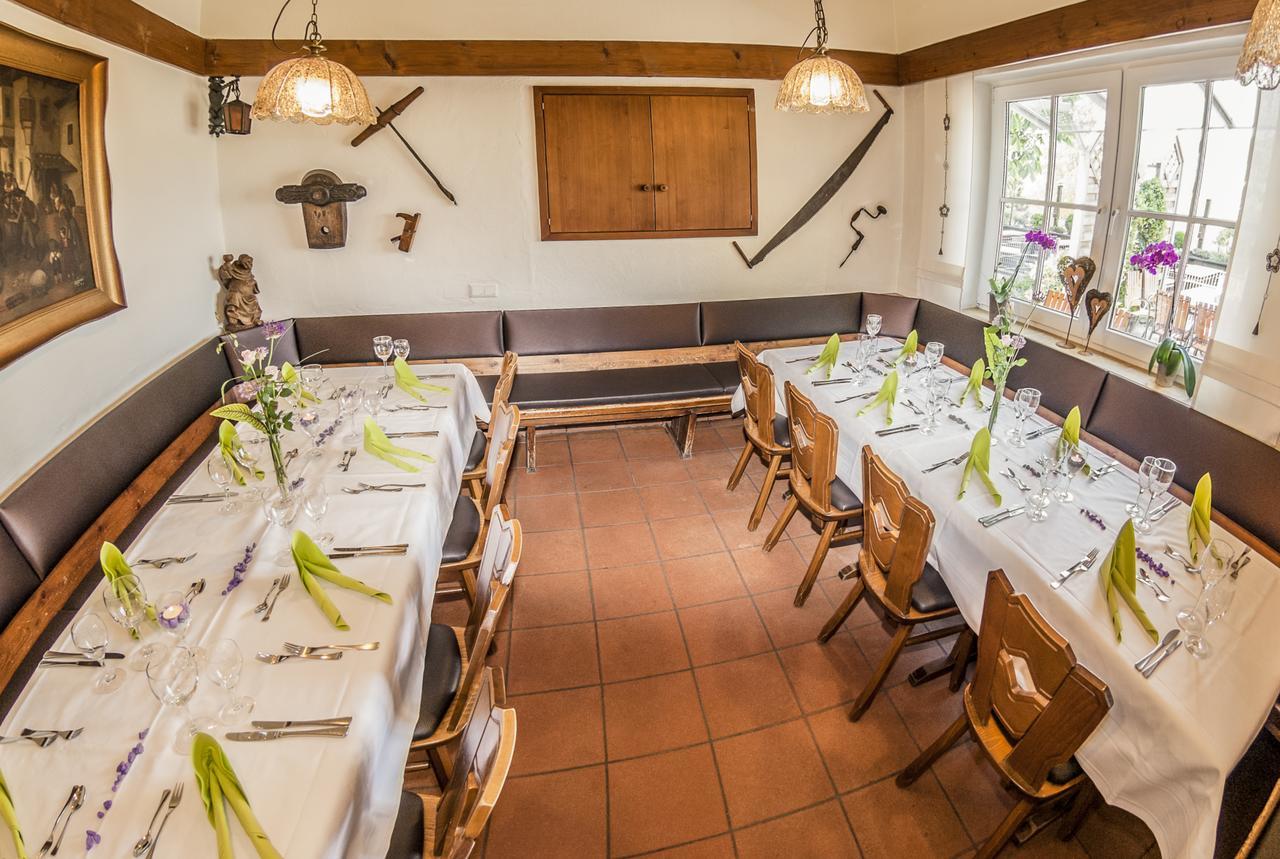 Hotel-Restaurant Bauer-Keller Грединг Екстериор снимка
