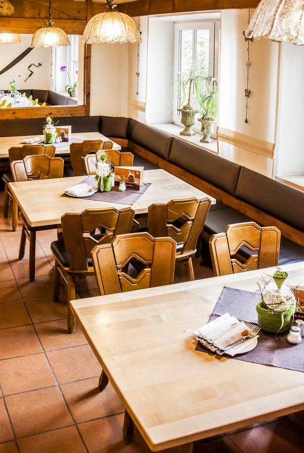 Hotel-Restaurant Bauer-Keller Грединг Екстериор снимка